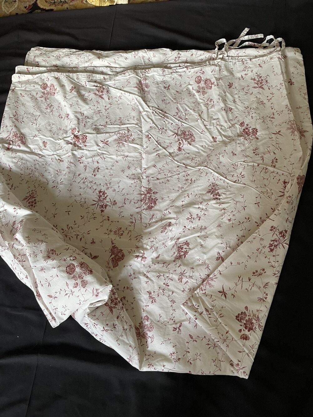 IKEA Hassleklocka RED & WHITE floral (1PC) TWIN DUVET 80x80”